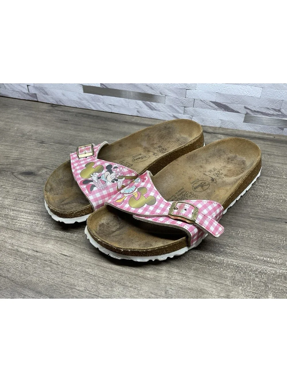 Birkis by Birkenstock Minnie Mouse Women’s Sz 6 Buckle Sandals EU 37 Disney Pink